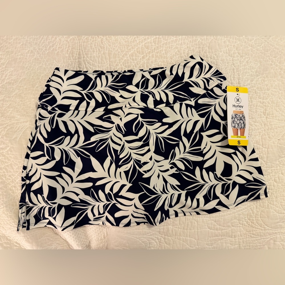 Hurley Blue and White Leaf Print Swim skort